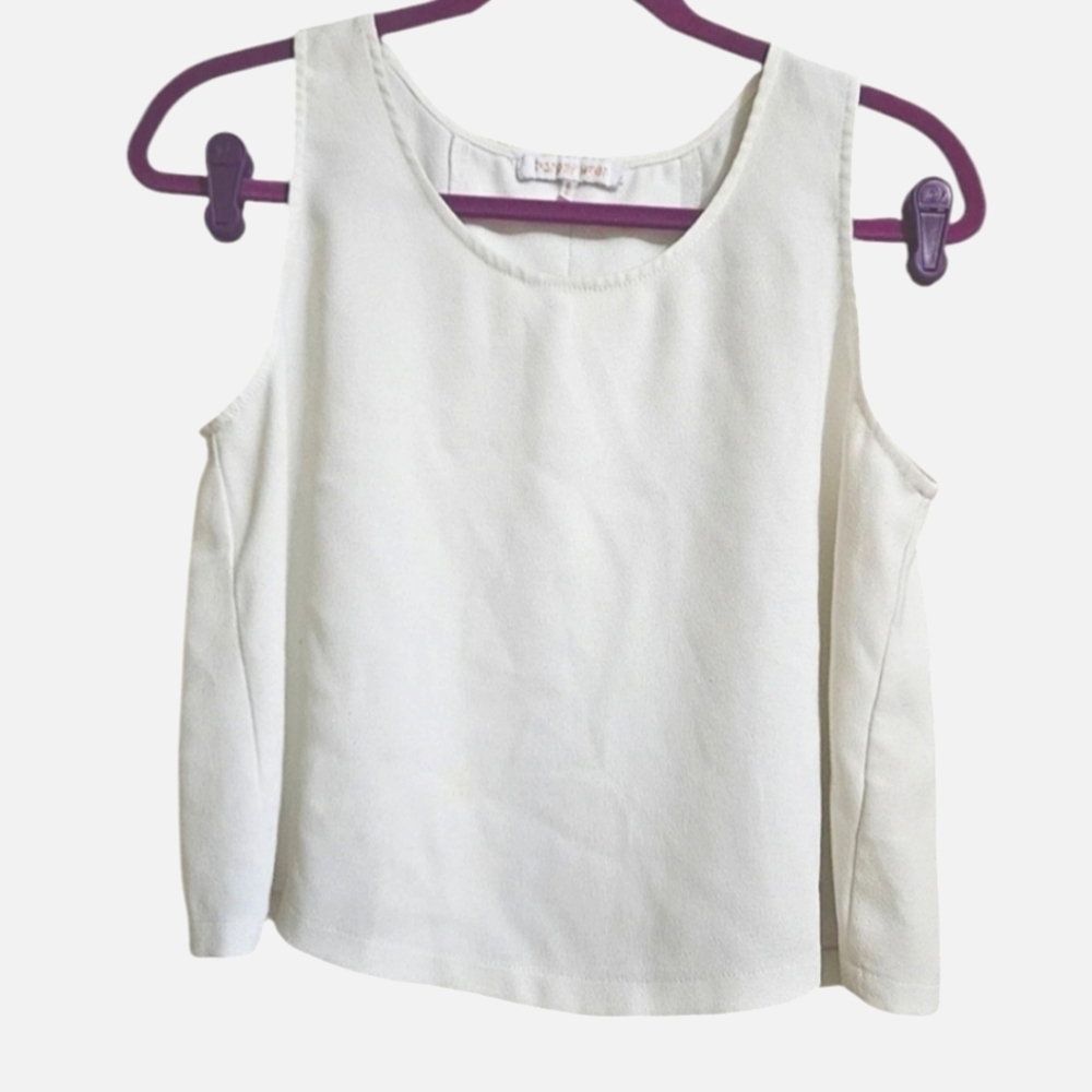 HARPER WREN White sleevless top back slit. Size medium